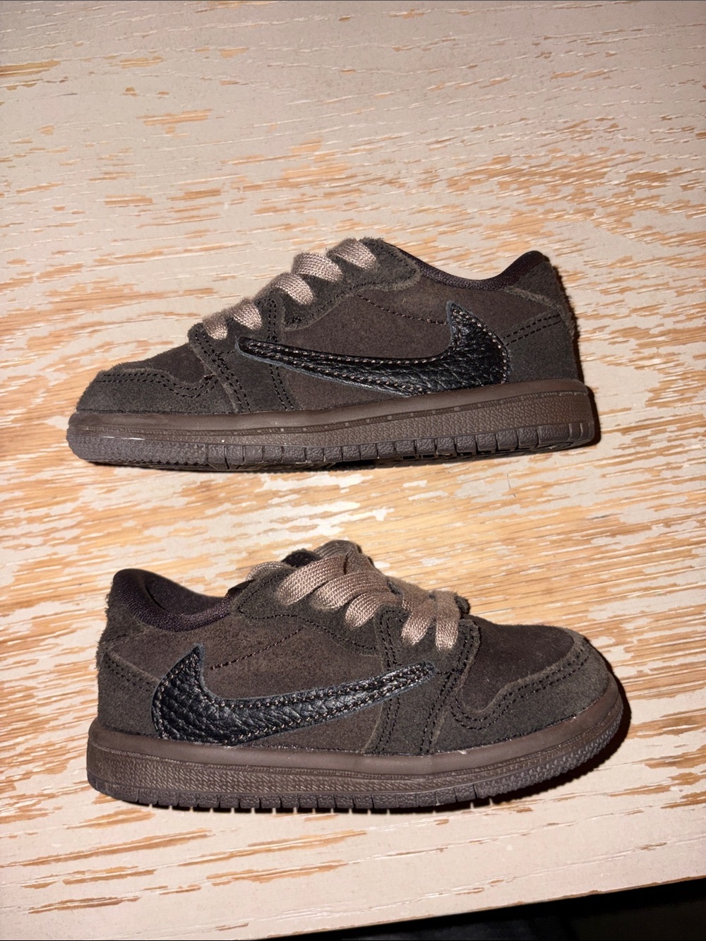 Jordan 1 low Travis Scott Velvet Brown Toddler